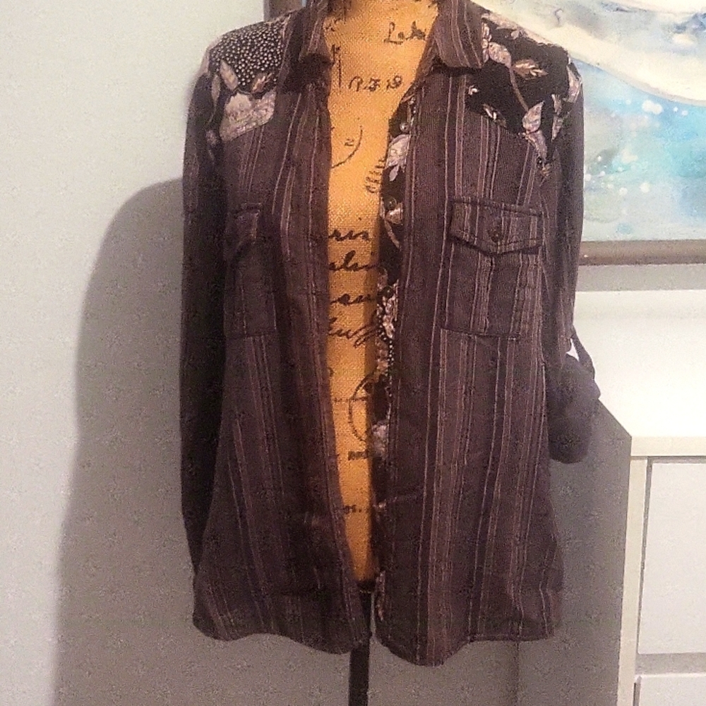 Botton down western style shirt